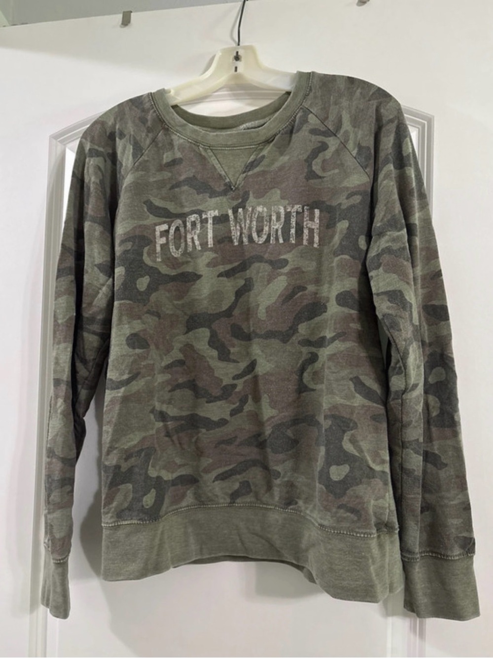 Artisan Men's Olive Camo Crewneck Sweatshirt